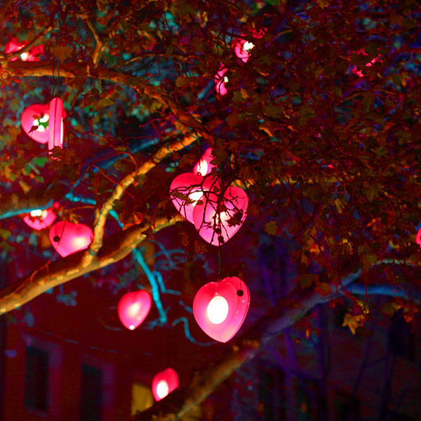 ‘Tree of hearts’ at Alter Markt – Tree of children’s hearts run by the Malteser Charity